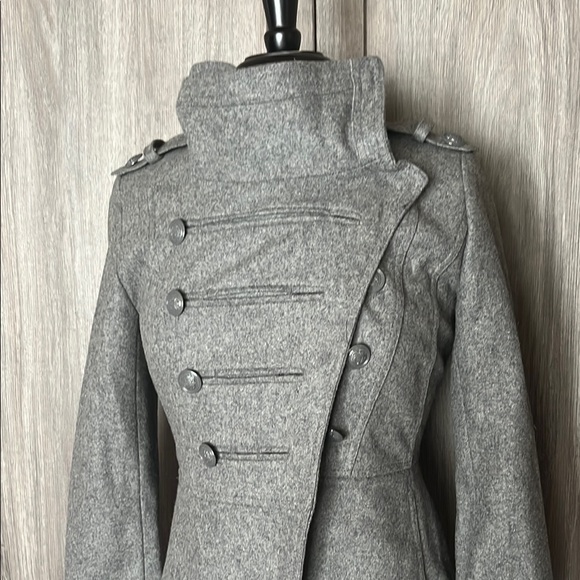 Zara Basic Double-Breasted Coat - Picture 2 of 16
